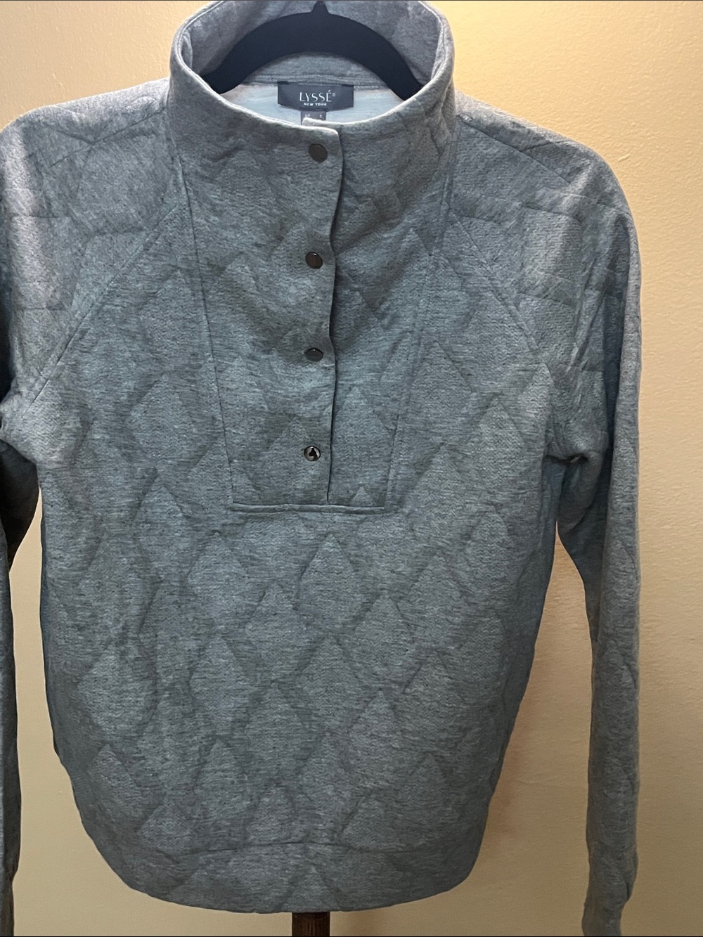 Lysee Dark Heather Gray Collared Diamond Quilted Sweatshirt size Small NEW